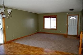 2nd image of 707 Hilltop Ln