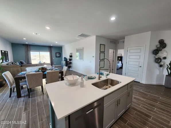 14096 E Crotalus Way E, Vail, AZ 85641