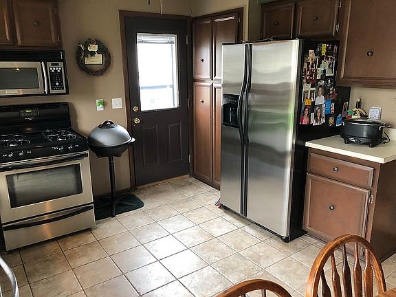 5th image of 17163 Anita St