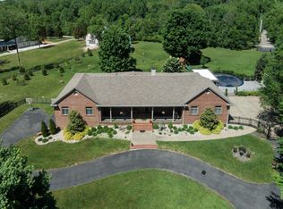 8239 Houston Ln, Pewee Valley, KY 40056