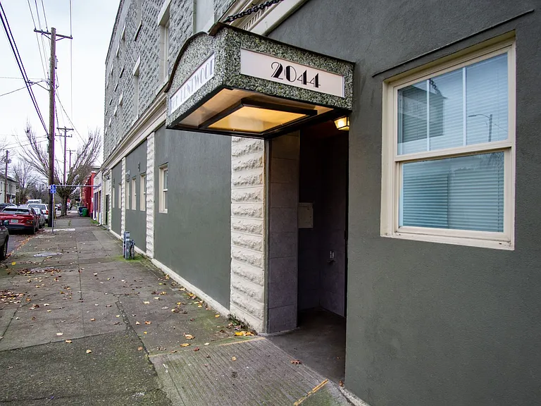 2044 N Kilpatrick St #313 — Photo 3