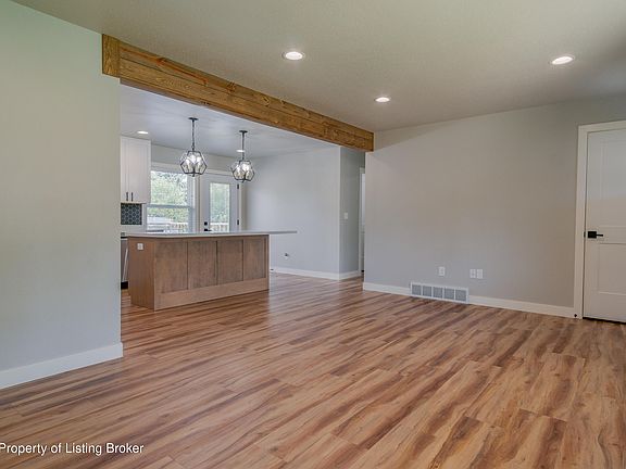 3rd image of 261 10th St E