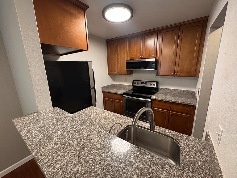 2901 Macarthur Blvd #307 — Photo 3