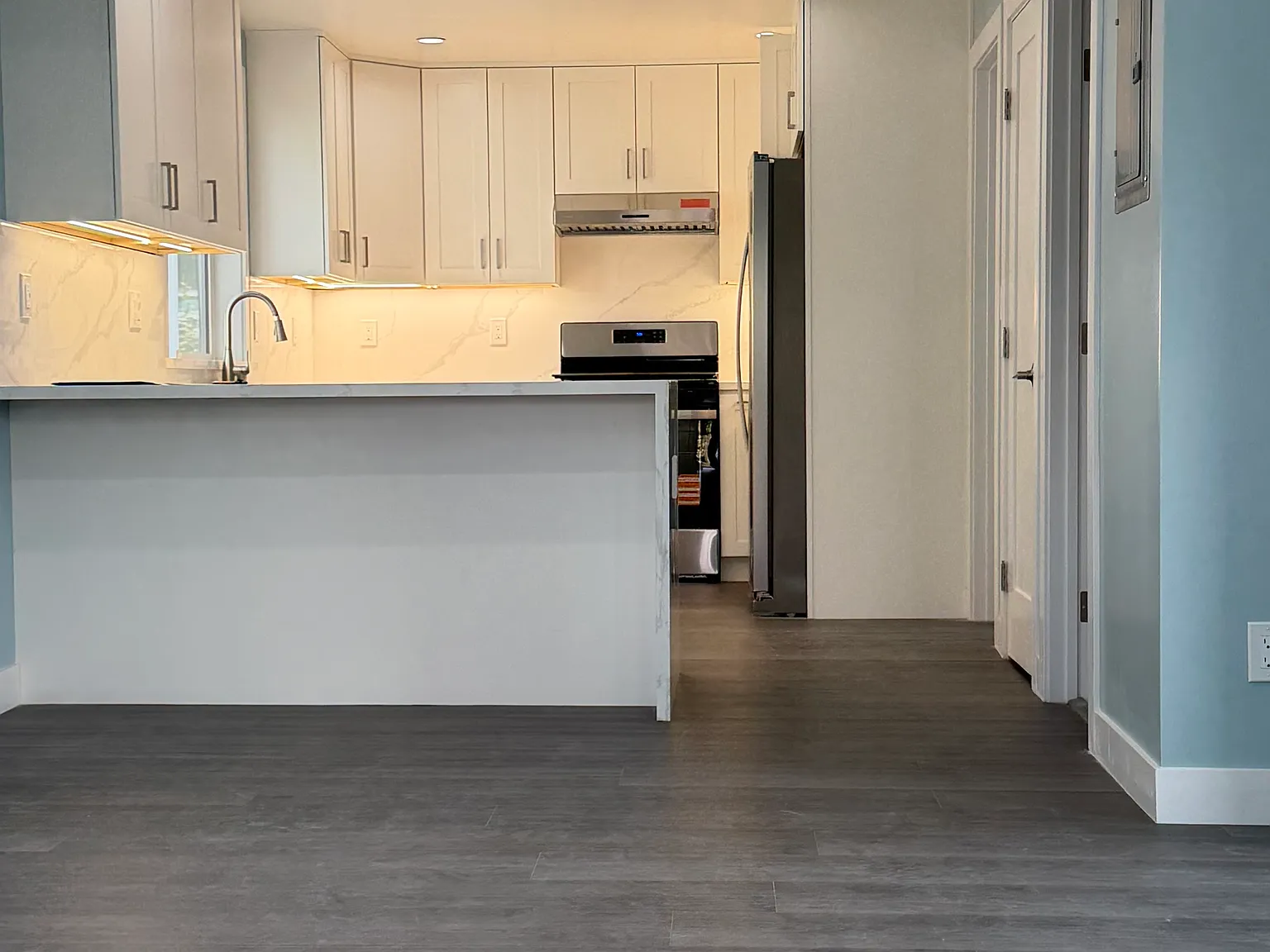 2 bed, 450 sqft, $4,500 — Photo 2
