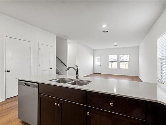 5th image of 2728 Louris Ln