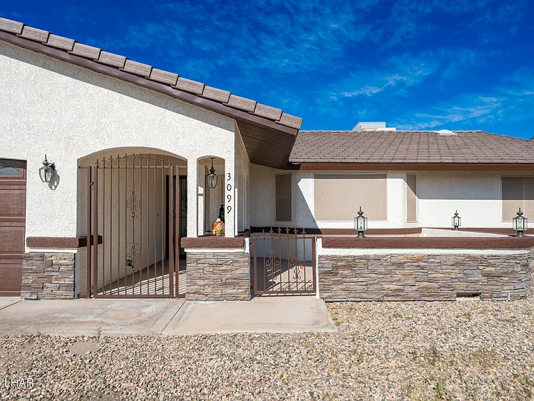 3099 Jamaica Blvd S — Photo 15