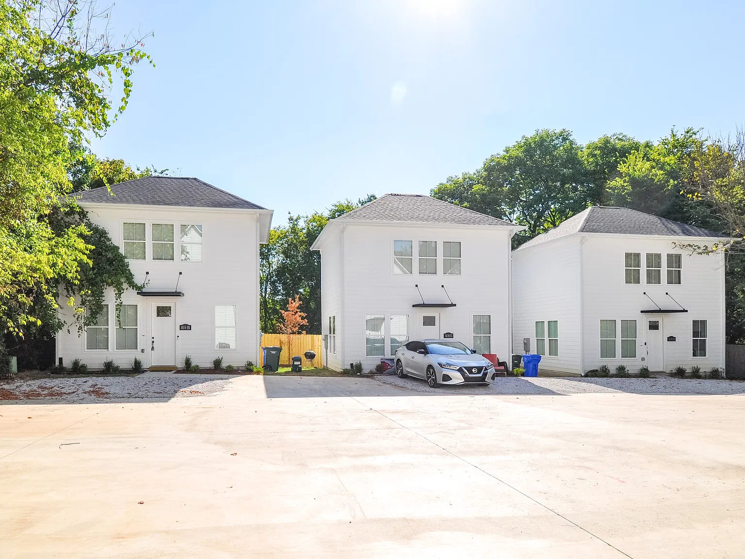 810 South Wood Avenue - 2 — Photo 2