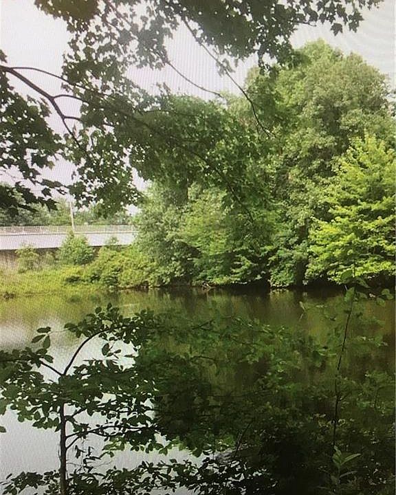 1st image of Woodlands Dr