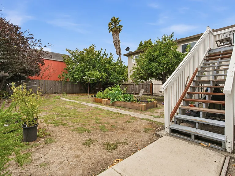 1238 Haskell St #A — Photo 6