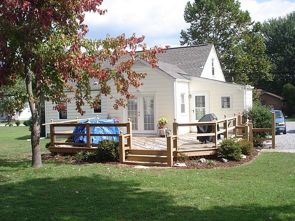 3rd image of 21506 Perdue Ave
