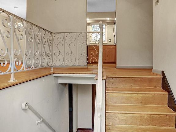3rd image of 740 Park Ave
