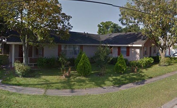 2nd image of 2020 Persimmon Ave