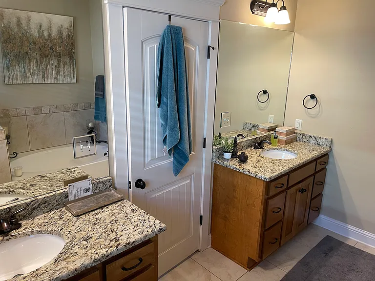 7724 Kari Ln — Photo 9