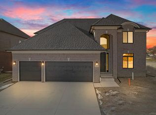 37555 Josephine Dr, Sterling Heights, MI 48312