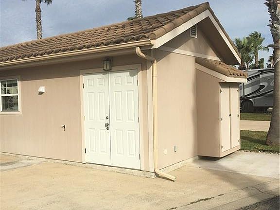 4th image of 2180 Carmona W