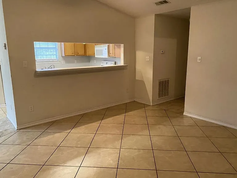 945 Willow Pond St #945 — Photo 4