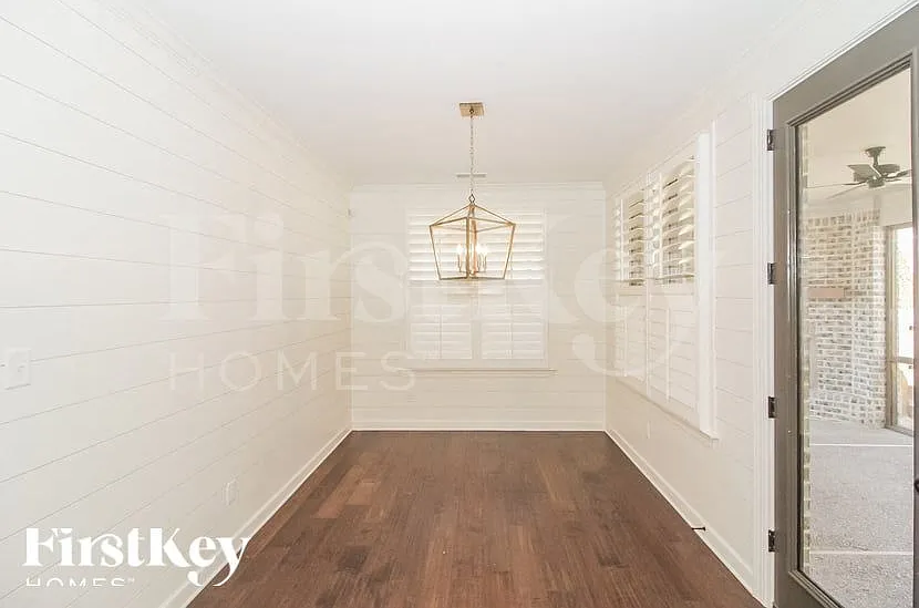 4 bed, 3.0 bath, 2900 sqft, $3,485 — Photo 3