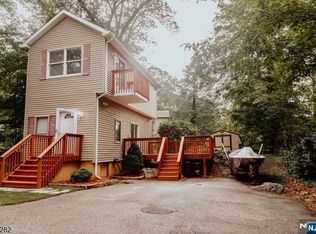 10 Paterson Rd, Hewitt, NJ 07421