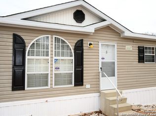 22610 Cedar Top Cir, Elmendorf, TX 78112