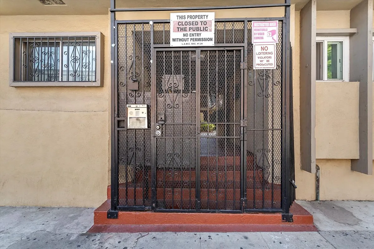 Studio, 353 sqft, $1,650 — Photo 3