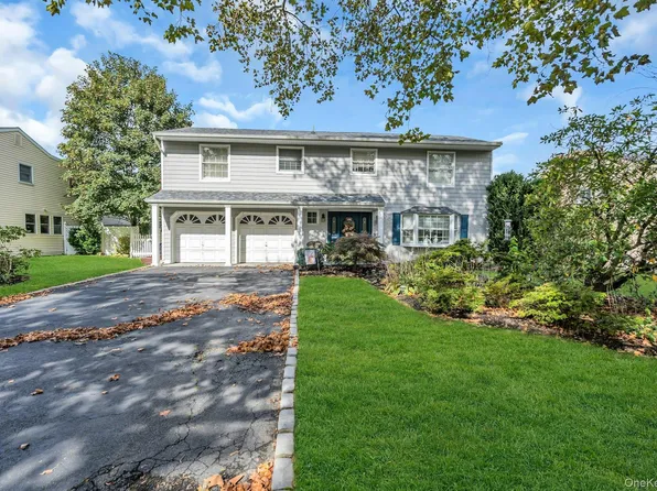 31 Sioux Drive, Commack, NY 11725