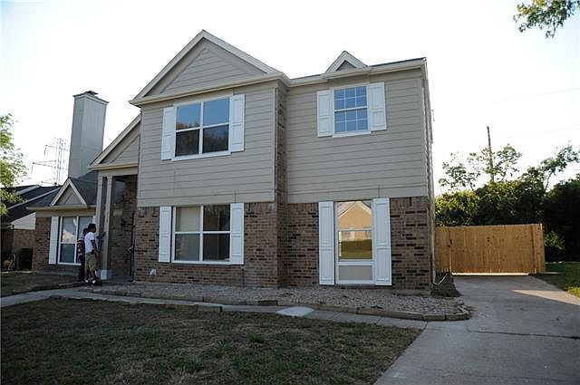 1st image of 715 Sewell Dr
