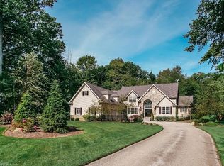 18030 Saint James Pl, Chagrin Falls, OH 44023