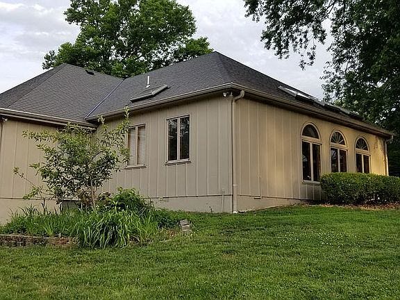 3rd image of 1103 Northcrest Ct