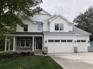 234 Traver Ave, Glen Ellyn, IL 60137