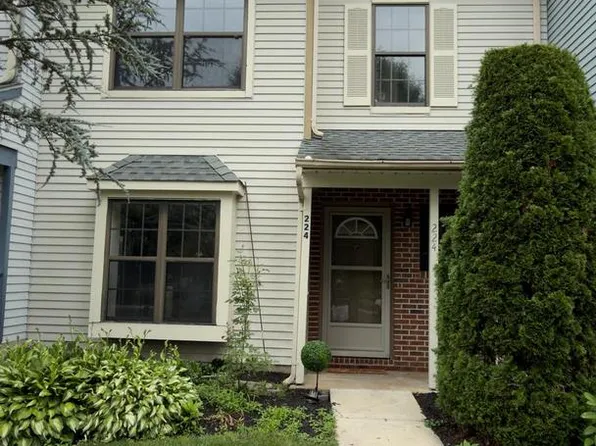 224 Crown Prince Dr, Marlton, NJ 08053