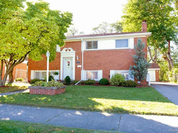 26137 Wagner Ave, Warren, MI 48089
