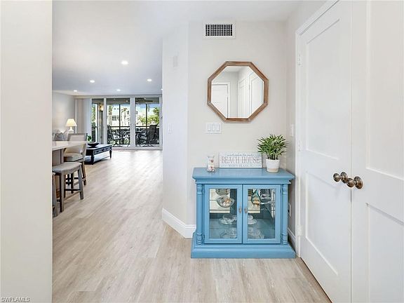 3rd image of 880 Huron CT #1-103