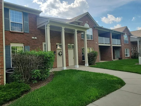 18107 Chesapeake Cir, Walled Lake, MI 48390