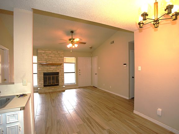 3rd image of 1103 Orchard Park Cir