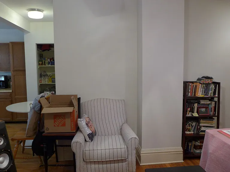 136 Elgin Ave — Photo 3