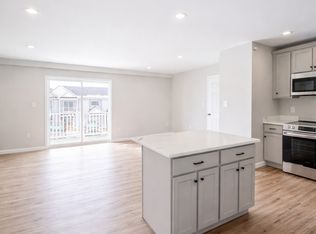 18 Luzerne Rd #Q, Queensbury, NY 12804