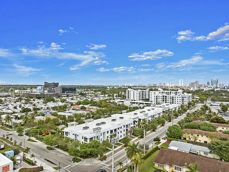 ArtSquare at Hallandale — Photo 44