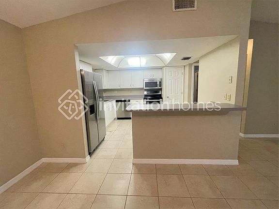 5th image of 211 SE Santa Barbara Pl