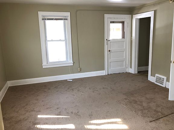 4th image of 1332 Morgan Ave N