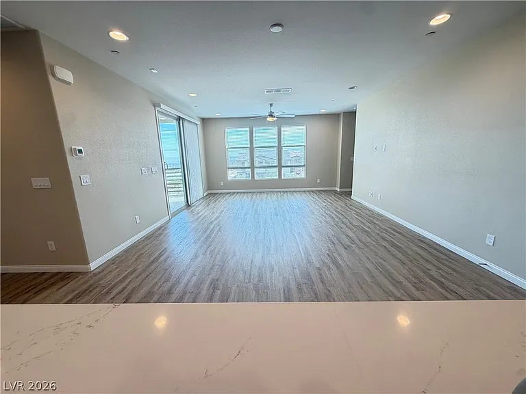 1741 N Desert Foothills Dr — Photo 2