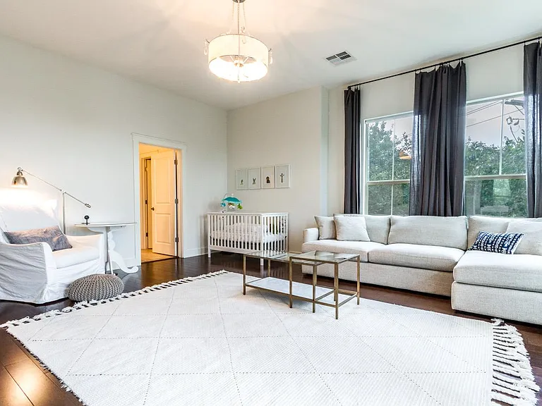 2520 Bluebonnet Ln #8 — Photo 12