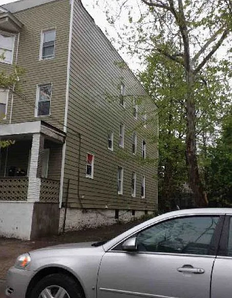 Building Photo 3