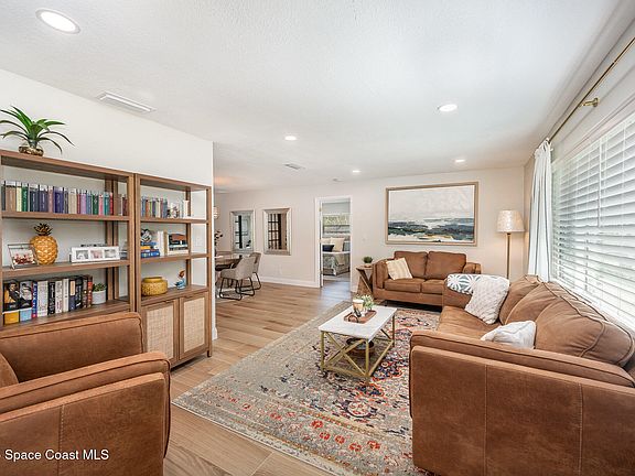 5th image of 348 Sheridan Ave