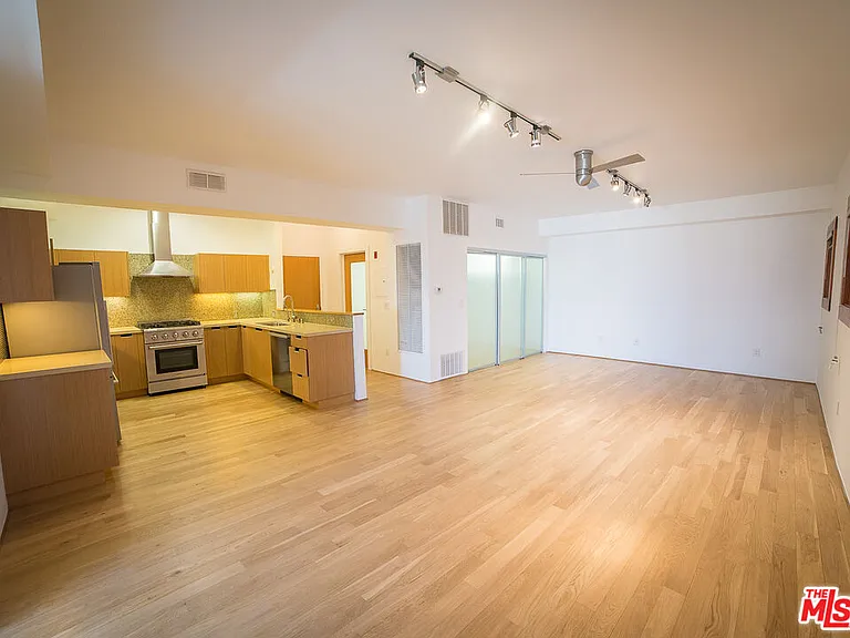 8 Brooks Ave #11 — Photo 8