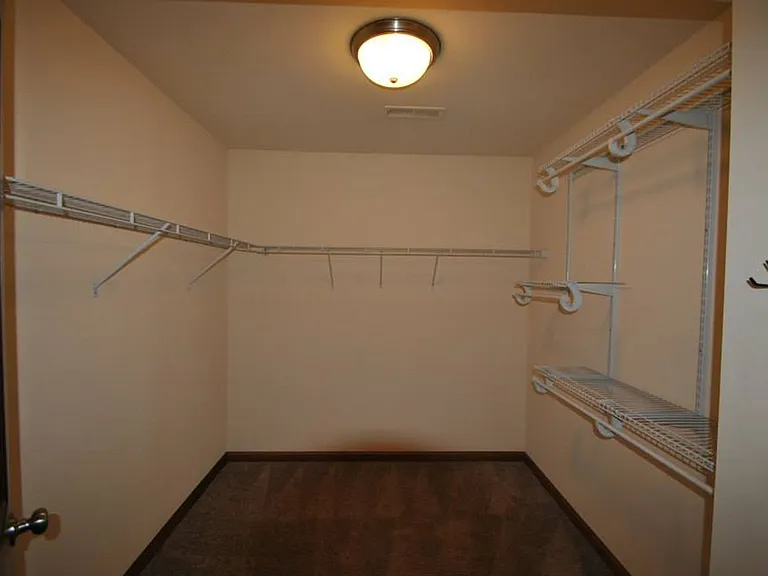 Eagle View Luxury Apartments — Photo 243
