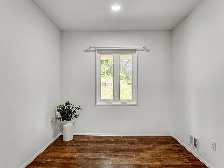 6323 Howe Pl — Photo 21