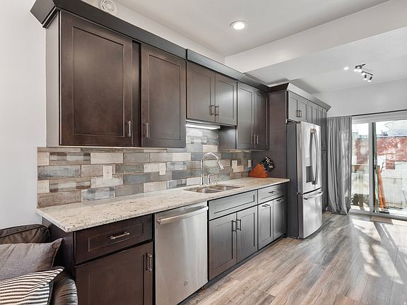 5th image of 776 E Gables St