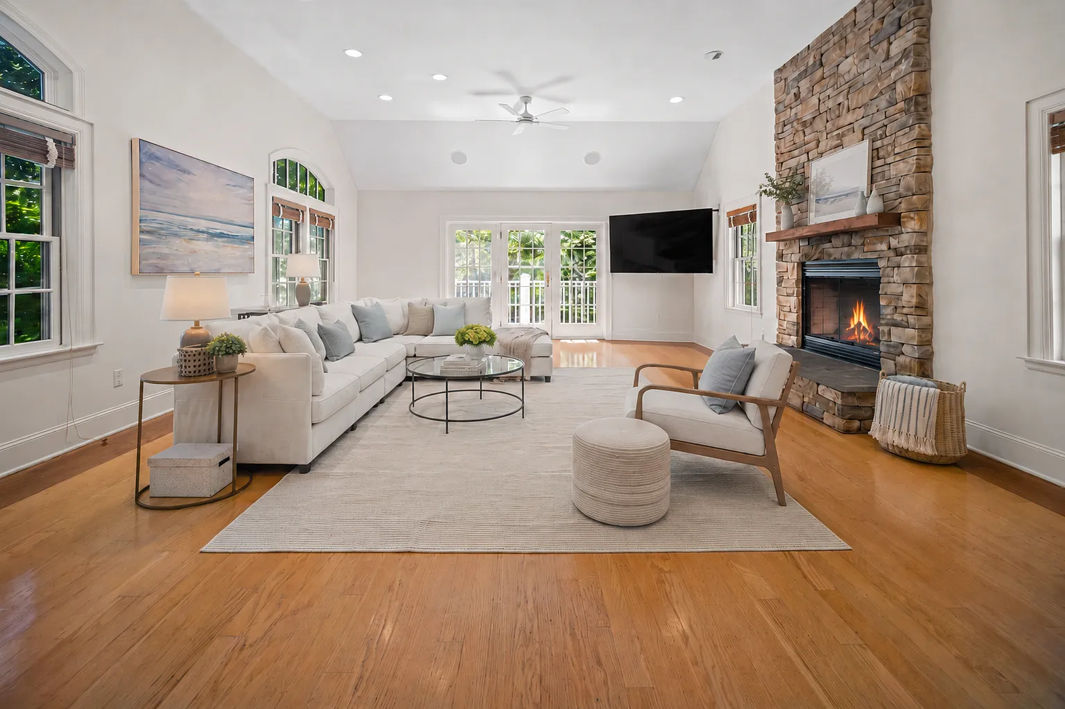 4 bed, $10,000 — Photo 3