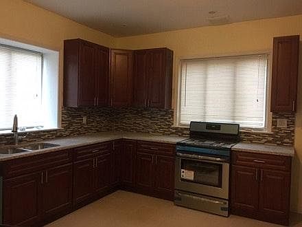 1st image of 5425 Woodbine Ave