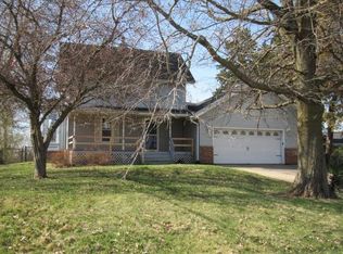 101 Sunset Dr, Anamosa, IA 52205